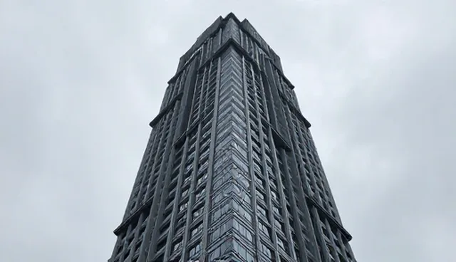 prompt翻译的常见错误:人工与工具对比分析
